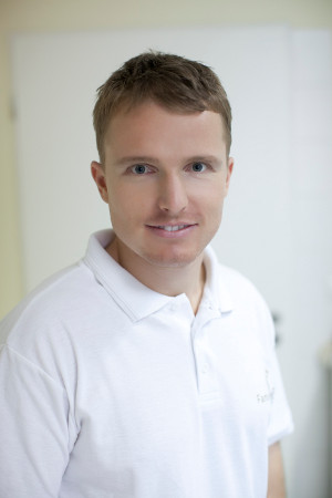 Dr Balázs Deák - Zahnarzt Mundhöhlen-Chirurg (dentoalveolarer Chirurg)