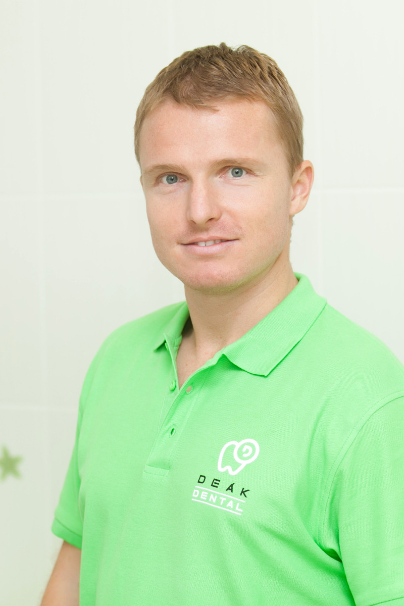 Dr. Deák Balázs fogorvos, szájsebész szakorvos